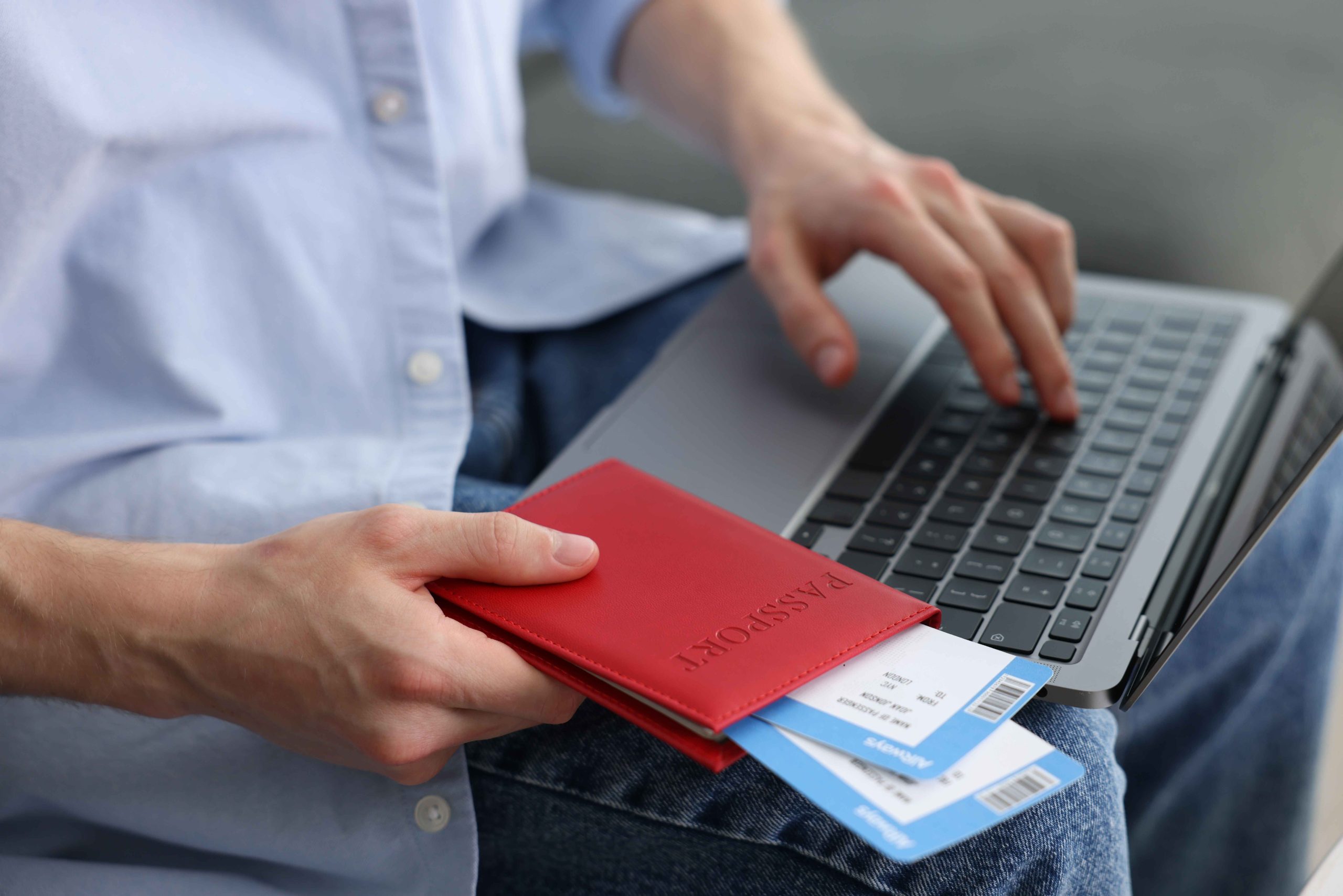 Managing Mail Digitally While Traveling: