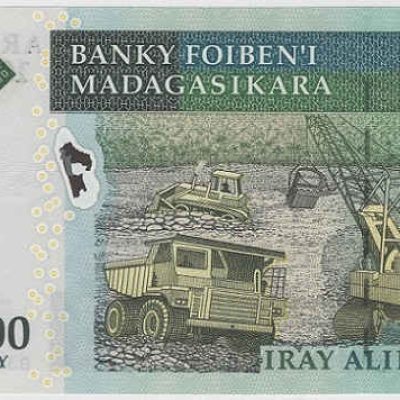 Madagascar_10000-Ariary_2009_P92-B_a.jpg